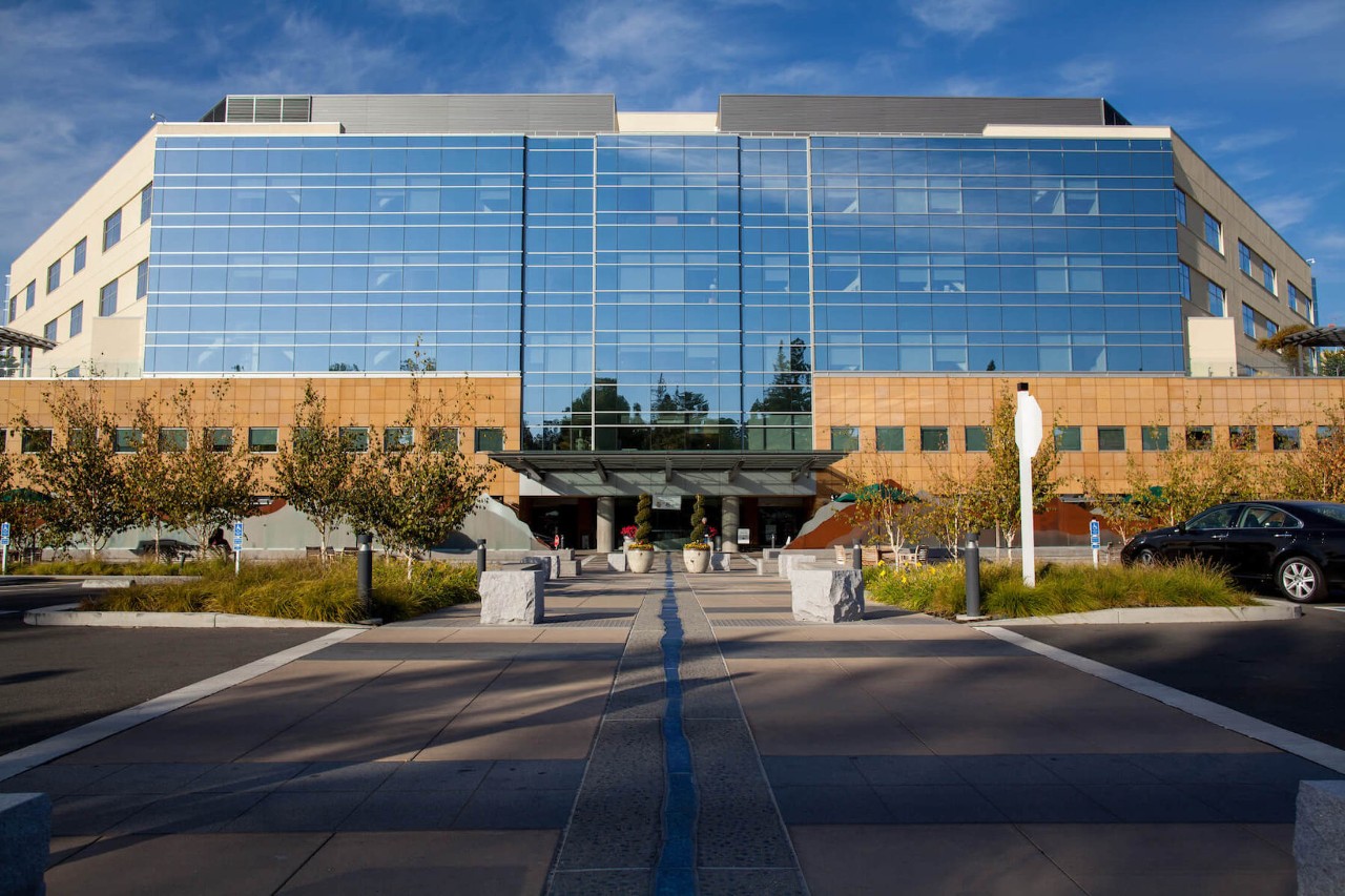 John Muir Health Walnut Creek Medical Center Front Entrance